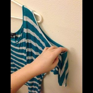 ๐JUST IN๐๐OFF SLEVE LONG SLEEVE T SHIRT ๐